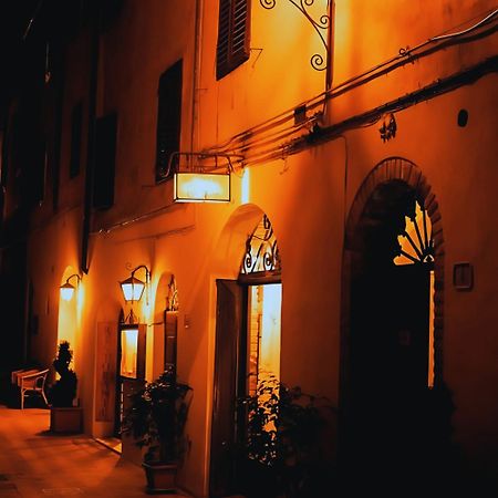 Locanda Il Pino Сан-Джиміньяно Екстер'єр фото