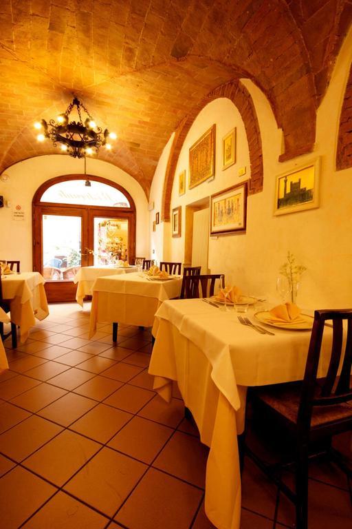 Locanda Il Pino Сан-Джиміньяно Екстер'єр фото